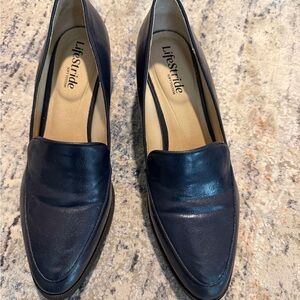 Life Stride Women's Elegant Black Flats